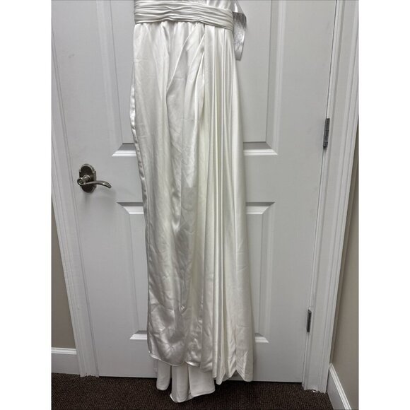 Mac Duggal Size 2 White 12448 Satin V-neck Sleeveless Formal Dress Prom Wedding - Picture 7 of 11